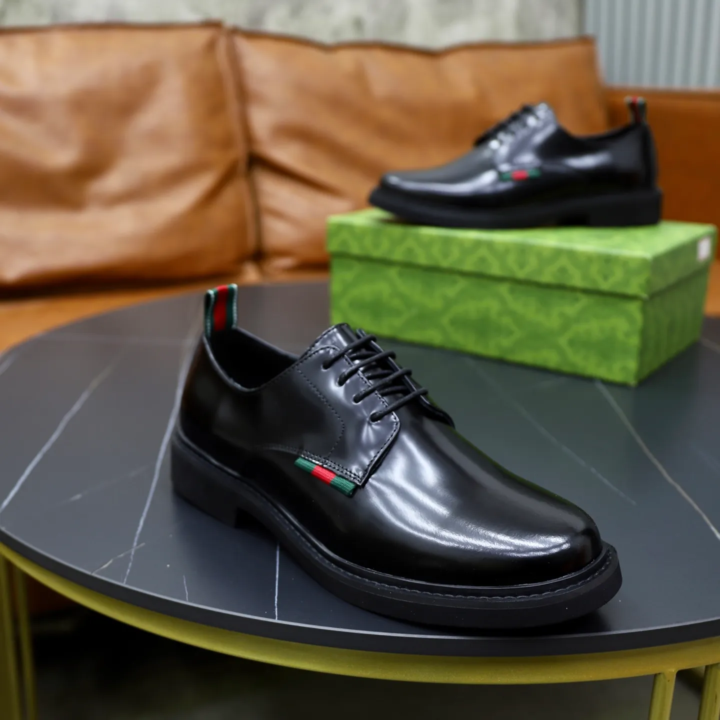 Ex-factory price: 540💰🙅‍♂️🙅‍♂️🙅‍♂️ Brand: GUCCI Standard code: Men's code 38-44 (45 can be customized) Grade: Same style as the official website Original order quality Material: Original cowhide surface Comfortable cowhide lining Original outsole Style category: Men's fashionable casual leather shoes Distinguished big-name luxury elements Top luxury Color: actual picture color
